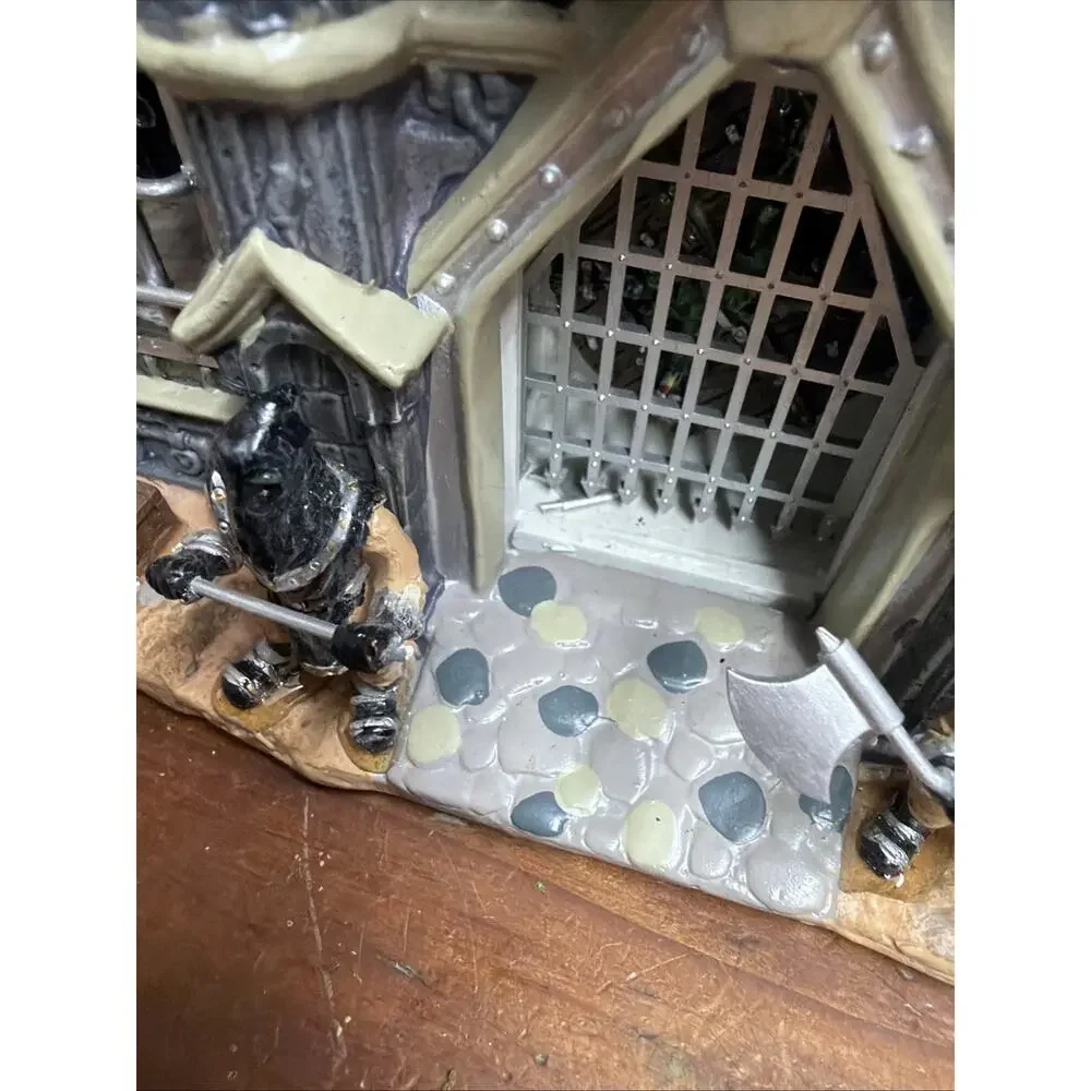 Lemax Spooky Town Dr. Stretch N. Pull’s Torture Factory -please Read